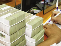 Ngân hàng nhỏ vẫn muốn “vượt rào” tín dụng